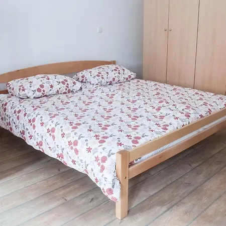 Bon Voyage Apartment *